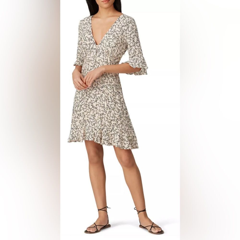 Cupcakes and Cashmere Floral Dress
Size 6
